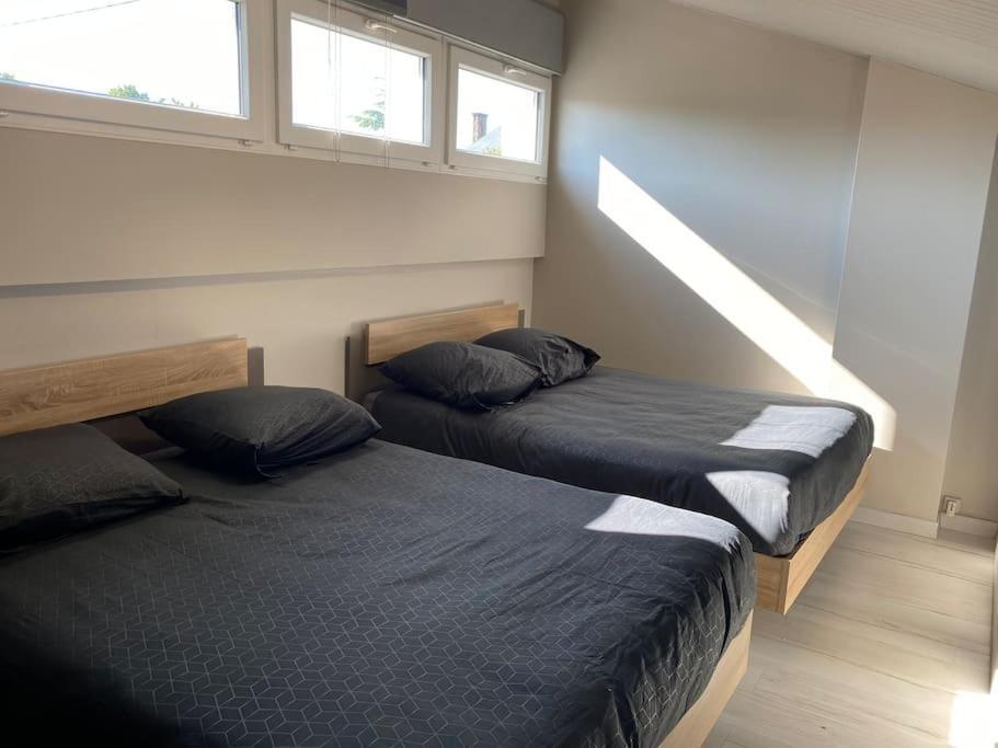 Studio Duplex Meuble Avec Place De Parking Surgères Exterior foto